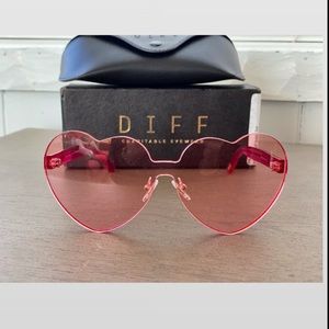 DIFF Rio 64mm - Heart Sunglasses - Pink 😍 NWT